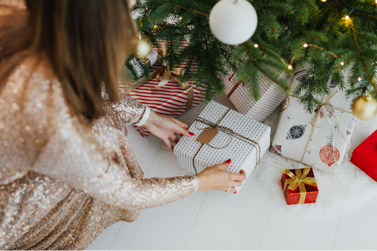 The Ultimate Guide to Choosing the Perfect Fake Christmas Tree and Accessories